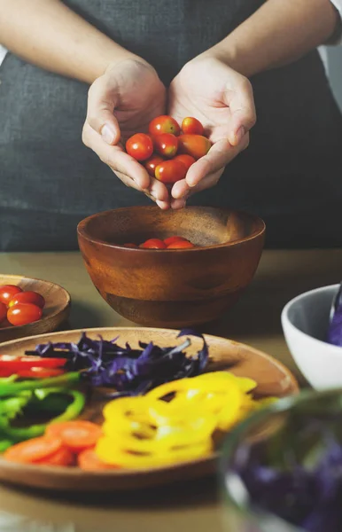 Chất chống oxy hóa hoạt động như thế nào trong cơ thể con người?